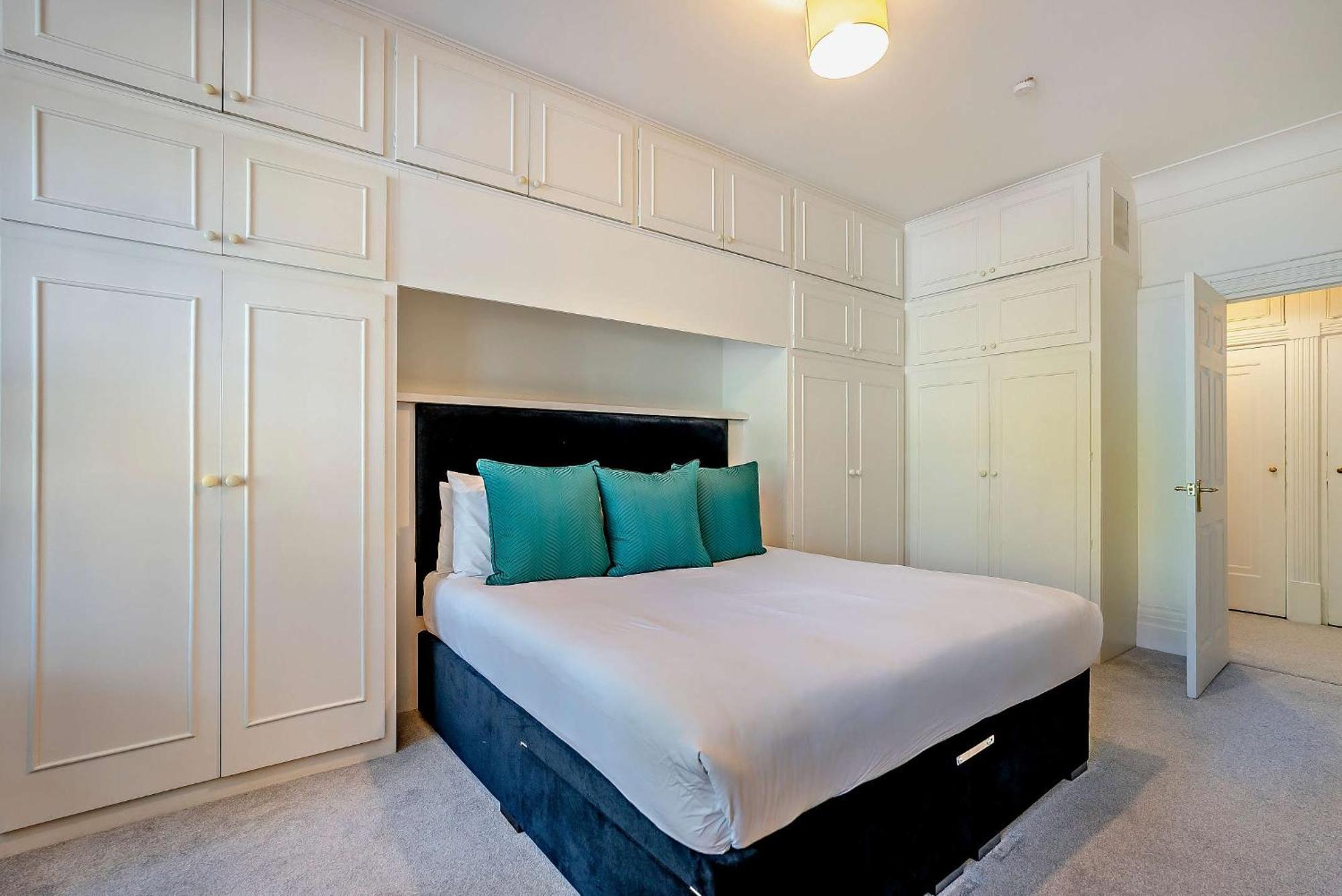 Strathmore Court